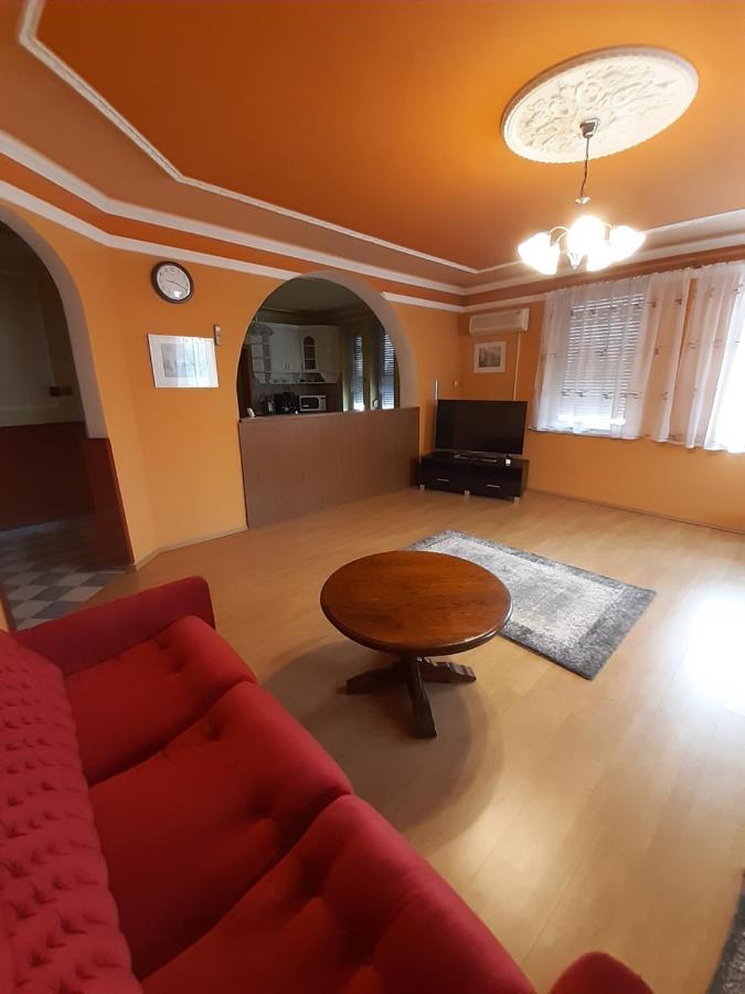 Gabor Pal 1 Apartman 1 Szoba Dunafoldvar Exterior photo